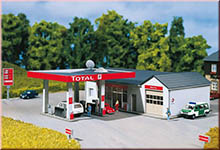 015-13320 - 1:120 Tankstelle